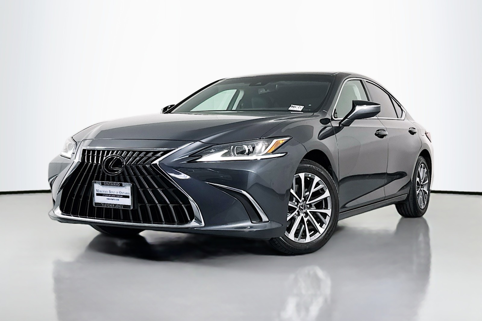 2023 Lexus ES Base's photo