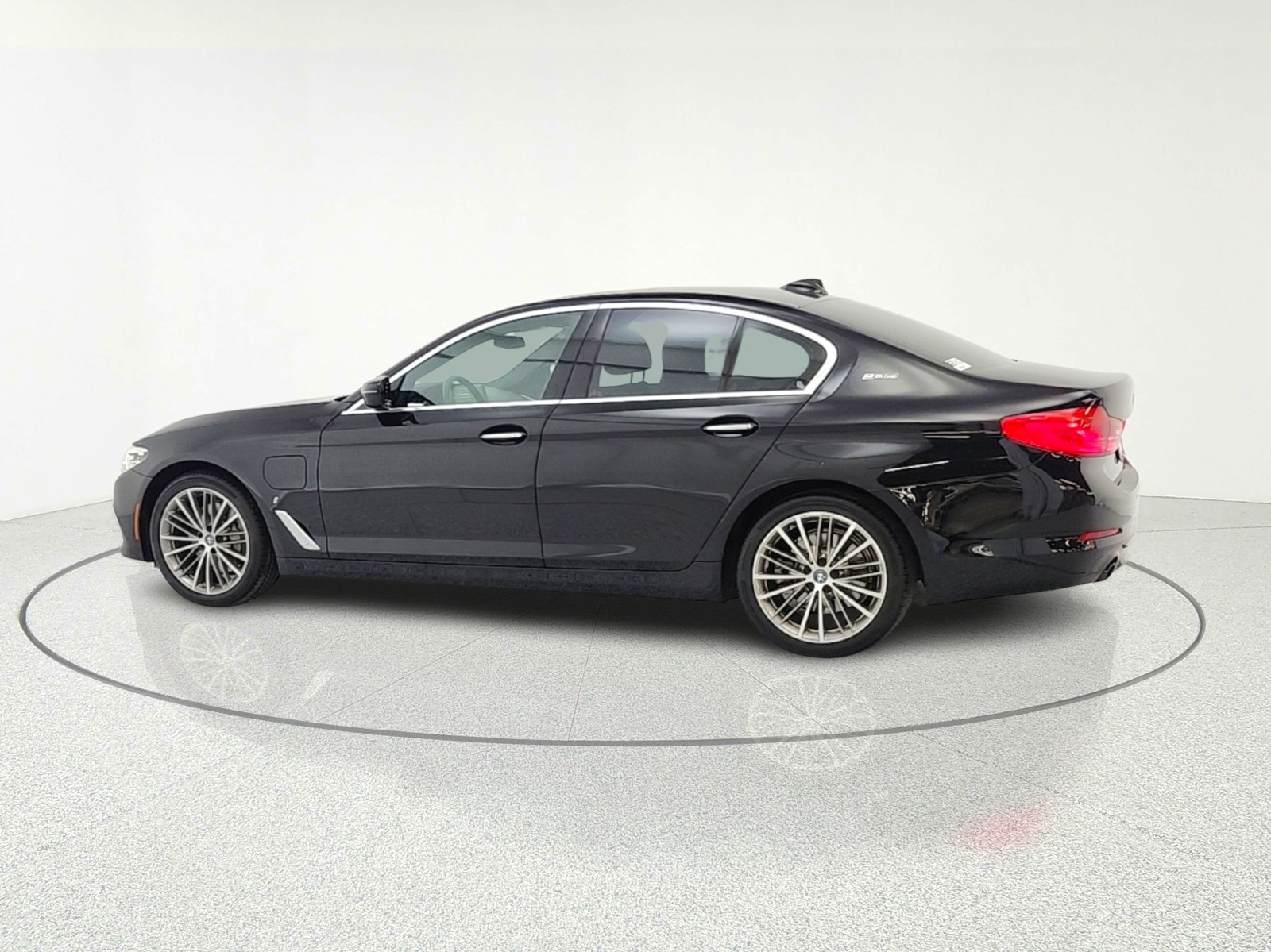 Used 2018 Jet Black BMW 530e iPerformance Plug-In Hybrid image 7