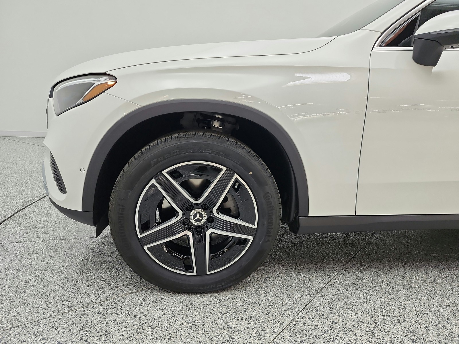 New 2027 Polar White Mercedes-Benz GLC 300 SUV image 15