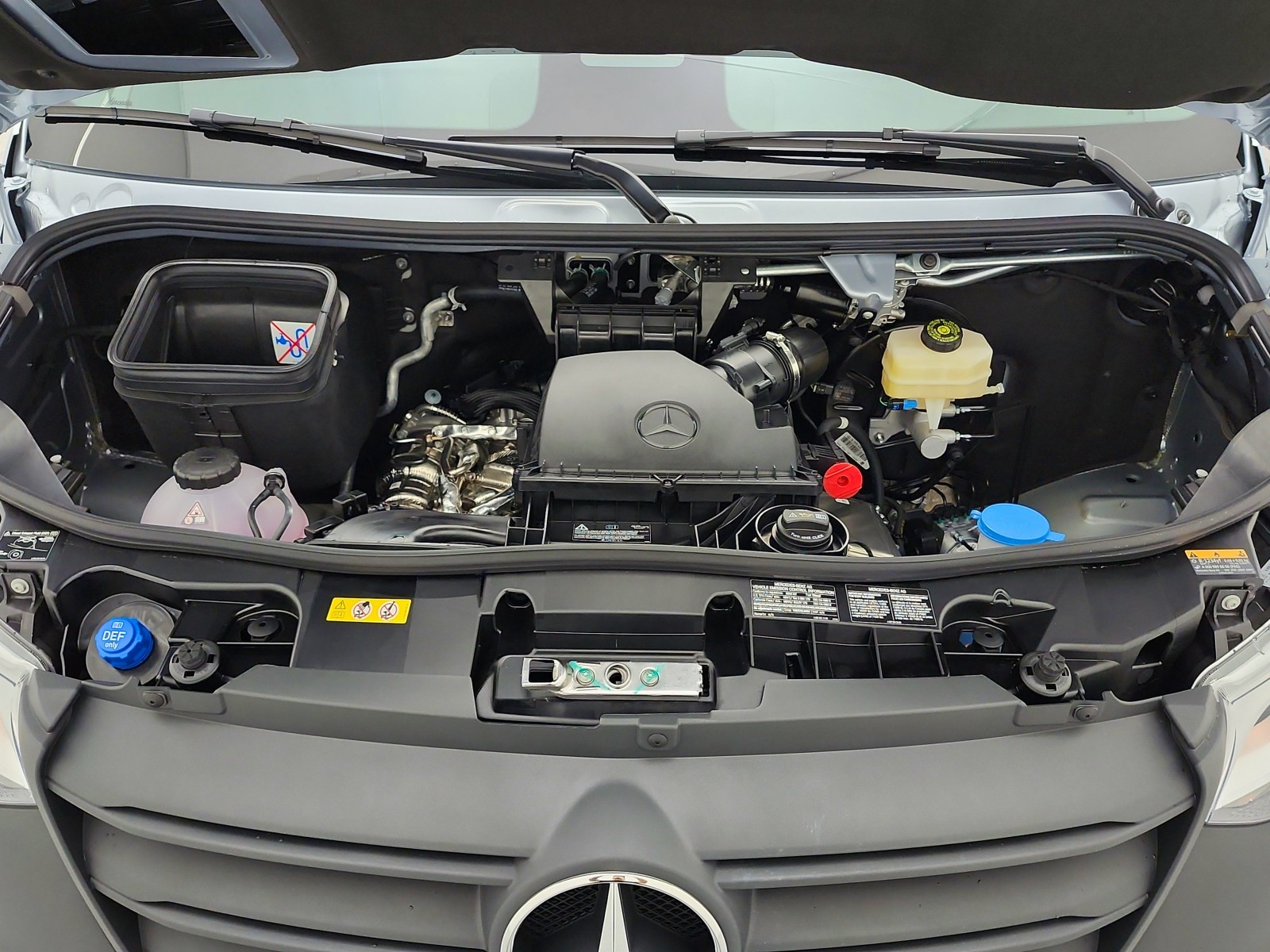 New 2026 Hightech Silver Mercedes-Benz Standard Roof 4-Cyl Diesel image 18