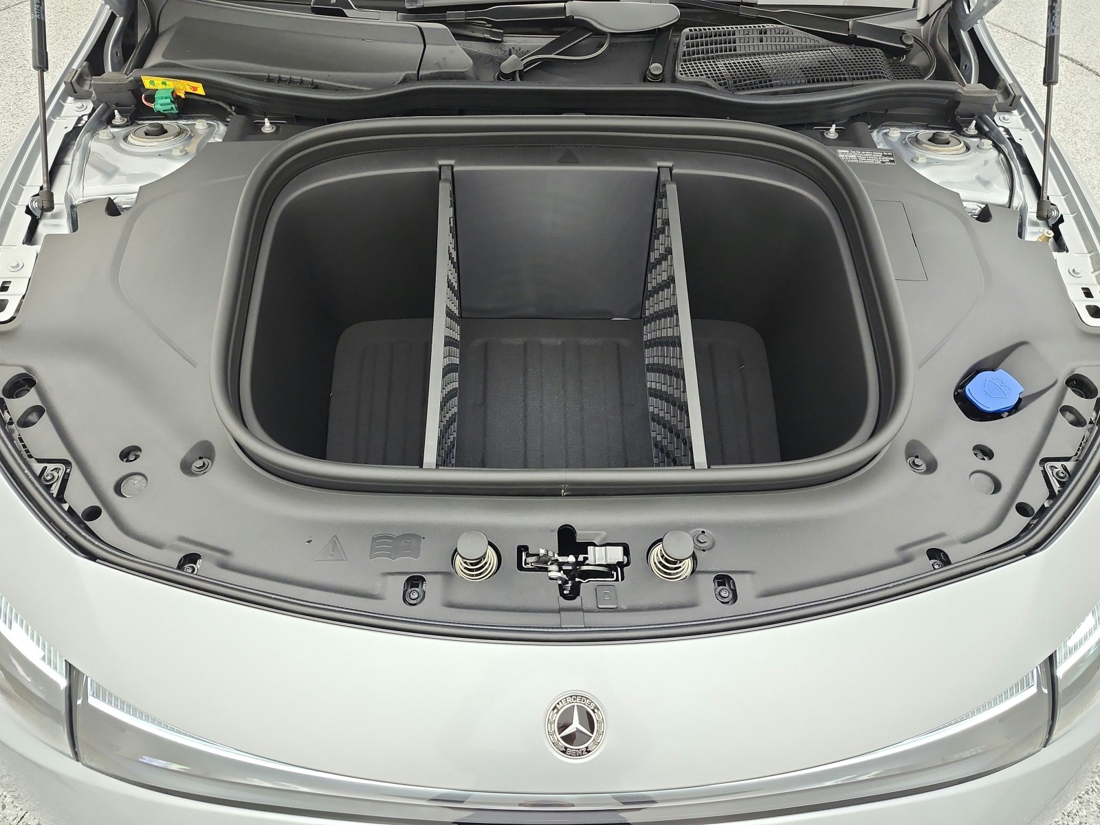 New 2027 Cirrus Silver Metallic Mercedes-Benz CLA 250+ Electric RWD image 12
