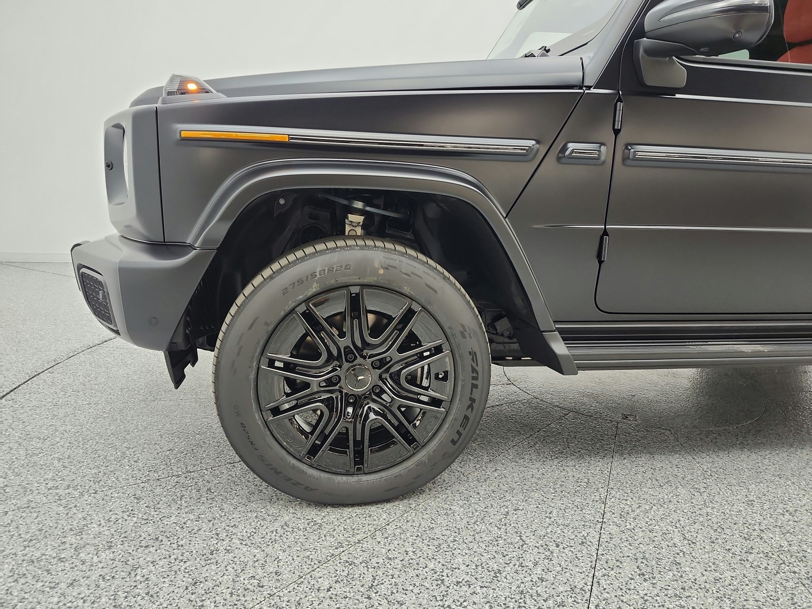 New 2027 MANUFAKTUR Night Black magno Mercedes-Benz G 580e SUV image 15