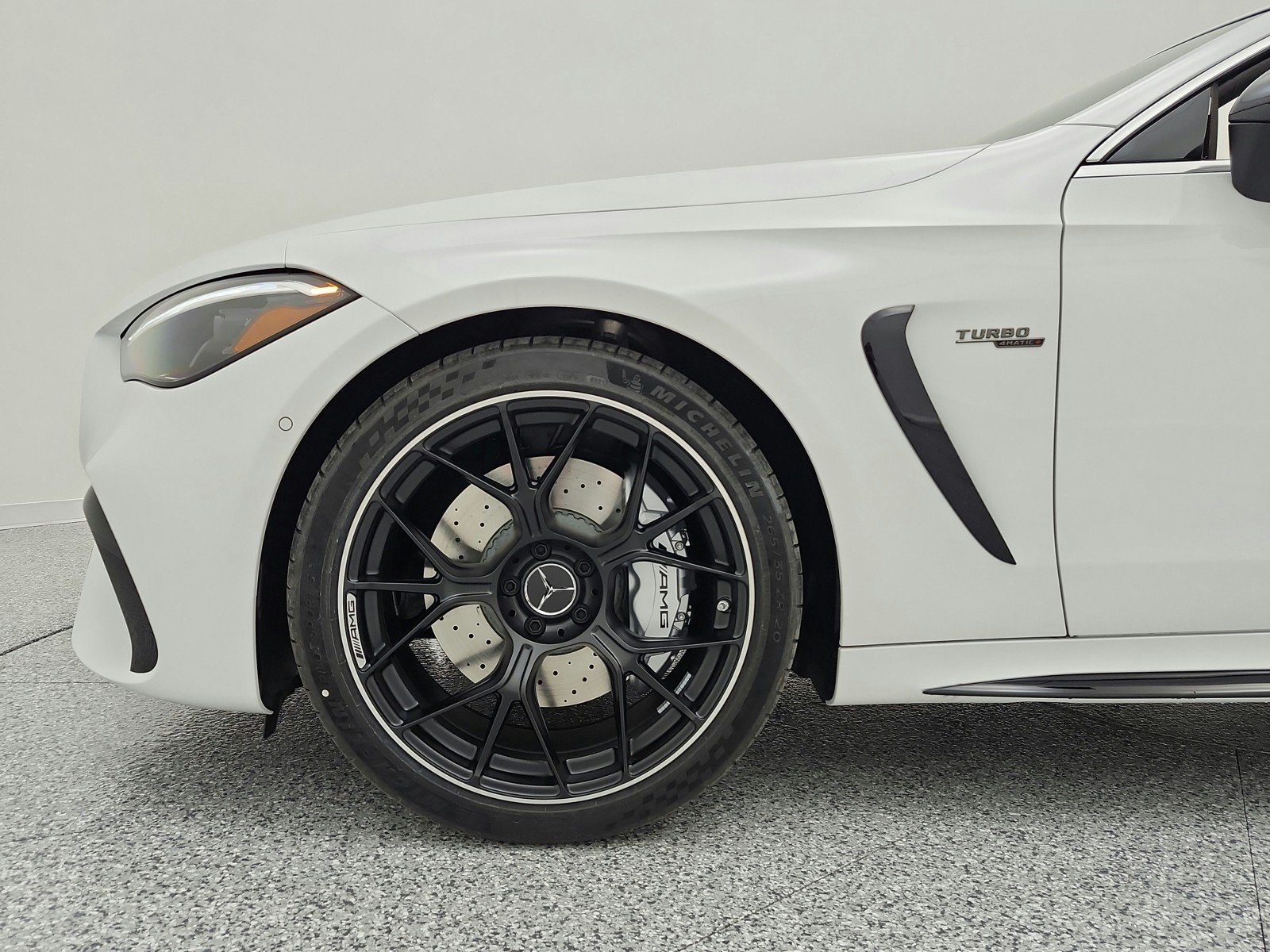 New 2026 MANUFAKTUR Moonlight White Metallic Mercedes-Benz AMG® CLE 53 image 16