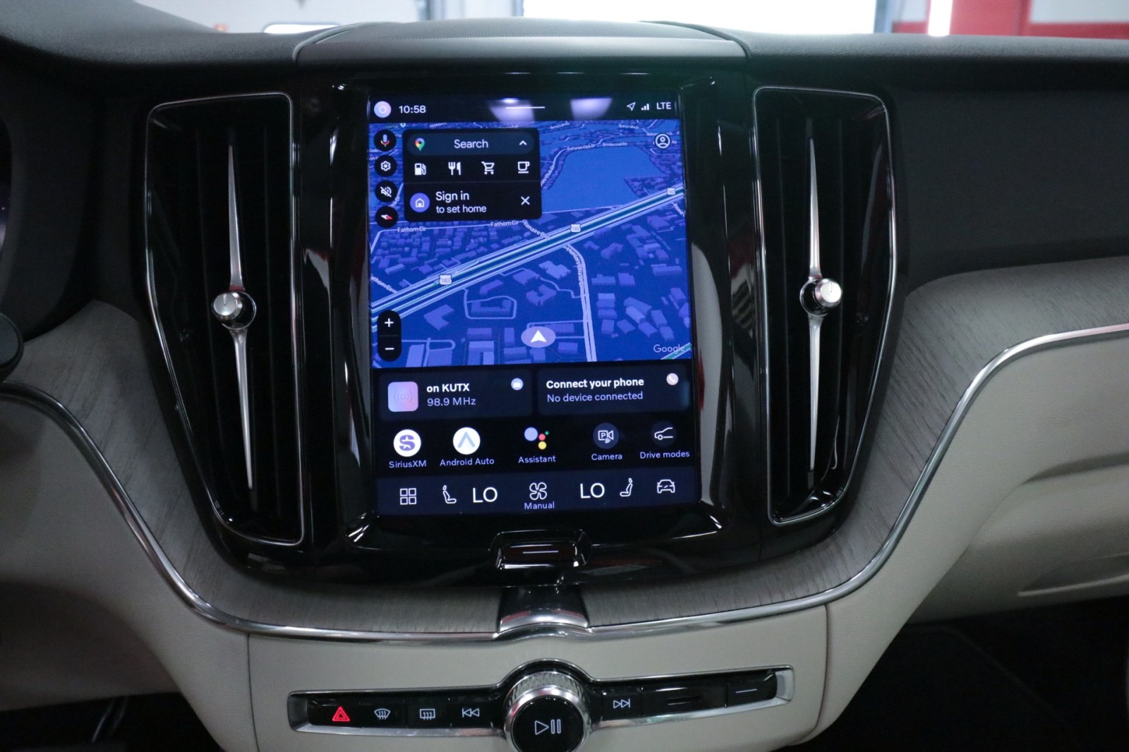 Used Car 2023 Volvo Xc60  Plus Bright Theme For Sale Under $40,000 In Austin, Texas