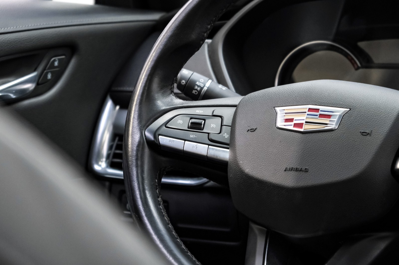 2020 Cadillac XT4 AWD Premium Luxury PanoRoof Navigation DrvrAwarene 18