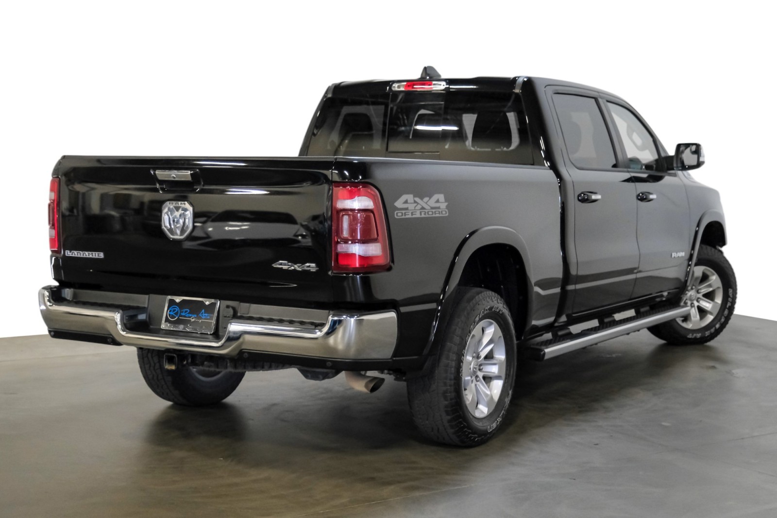 2022 Ram 1500 Laramie 4x4 CrewCab LeatherSeating 23Hpkg LevelApkg SideSteps 7