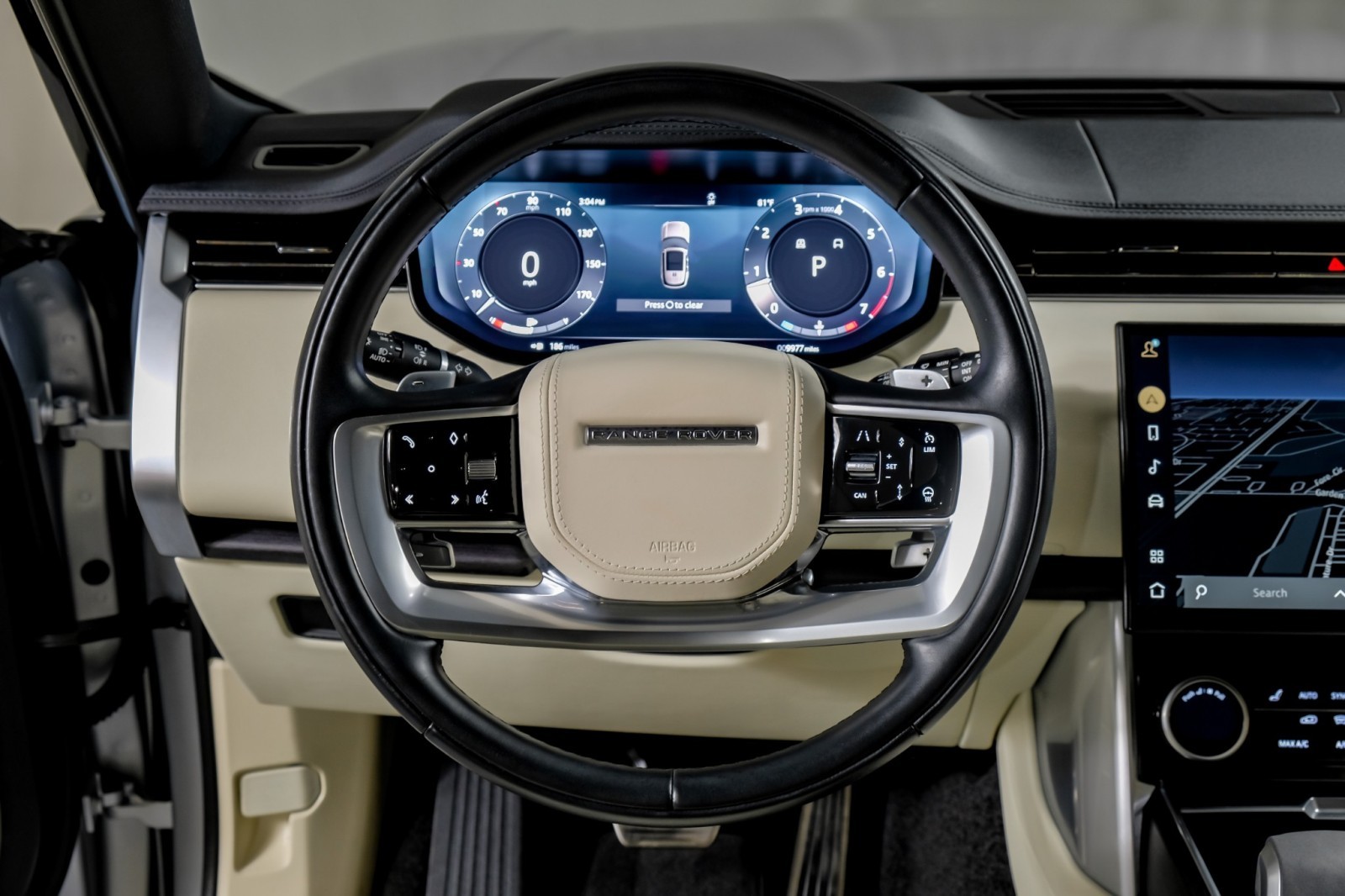 2023 Land Rover Range Rover SE 16