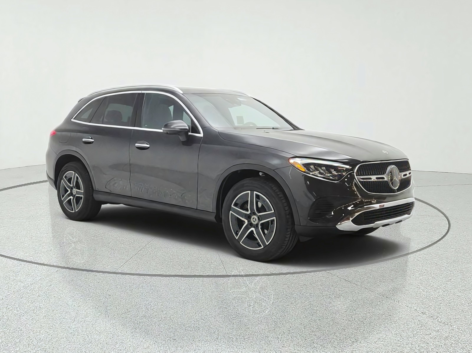 New 2026 Graphite Grey Metallic Mercedes-Benz GLC 300 SUV image 3