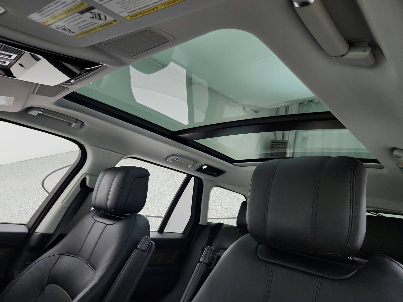 Used 2021 EIGER GREY Land Rover Westminster image 18