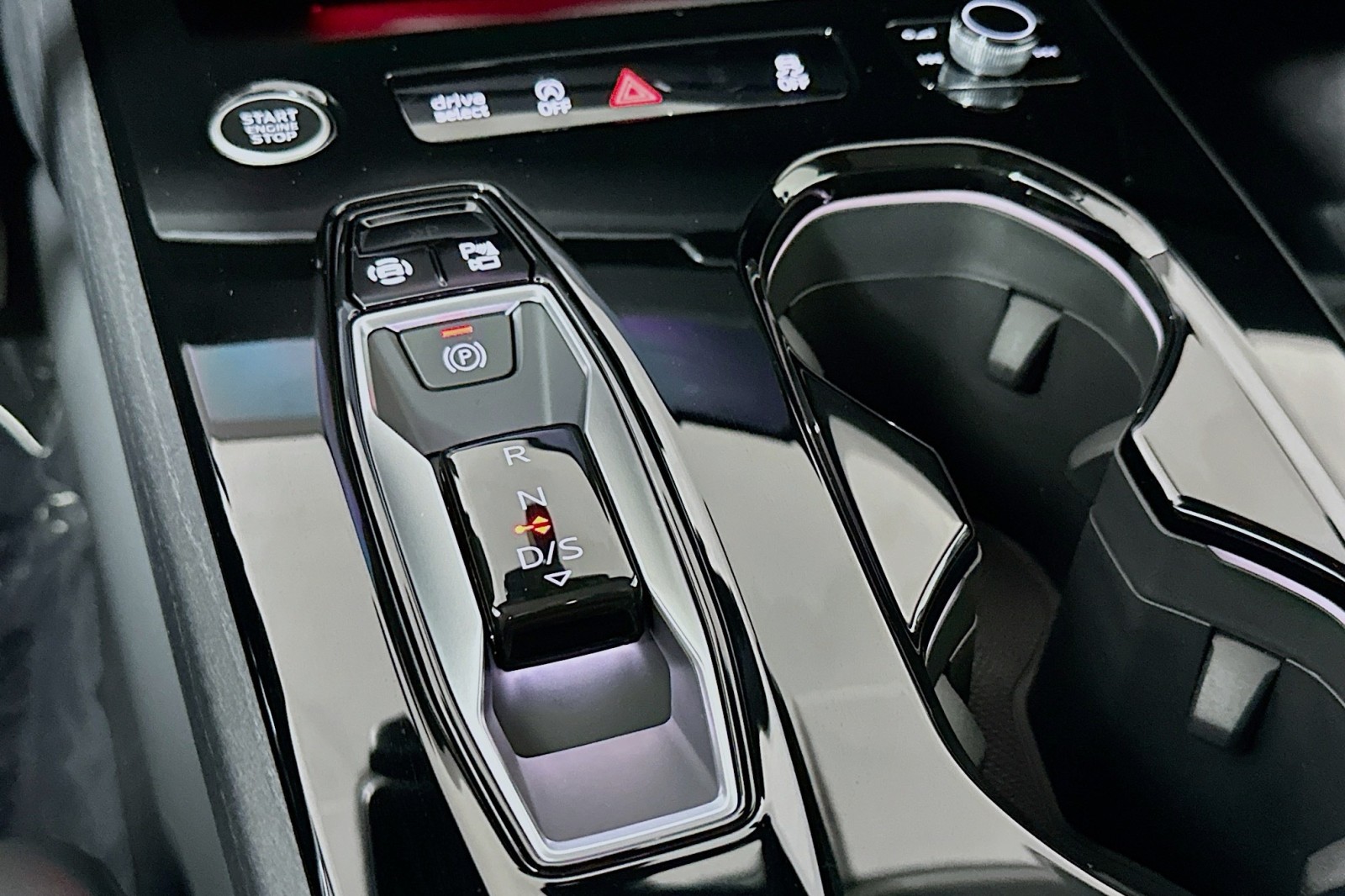 New 2026 Glacier White Metallic Audi Premium Plus image 7