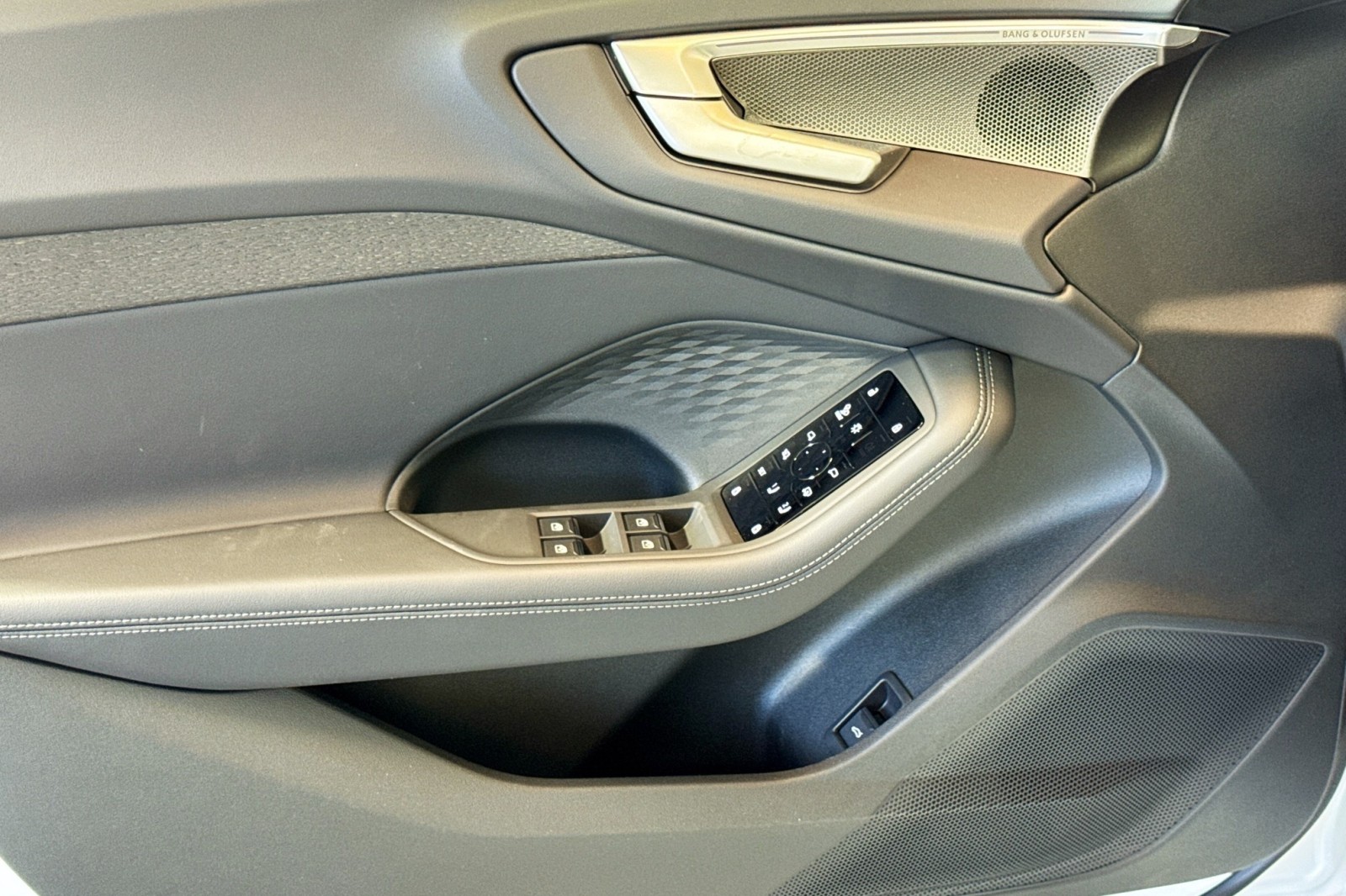 New 2025 Glacier White Metallic Audi Premium Plus 2.0 TFSI quattro image 15