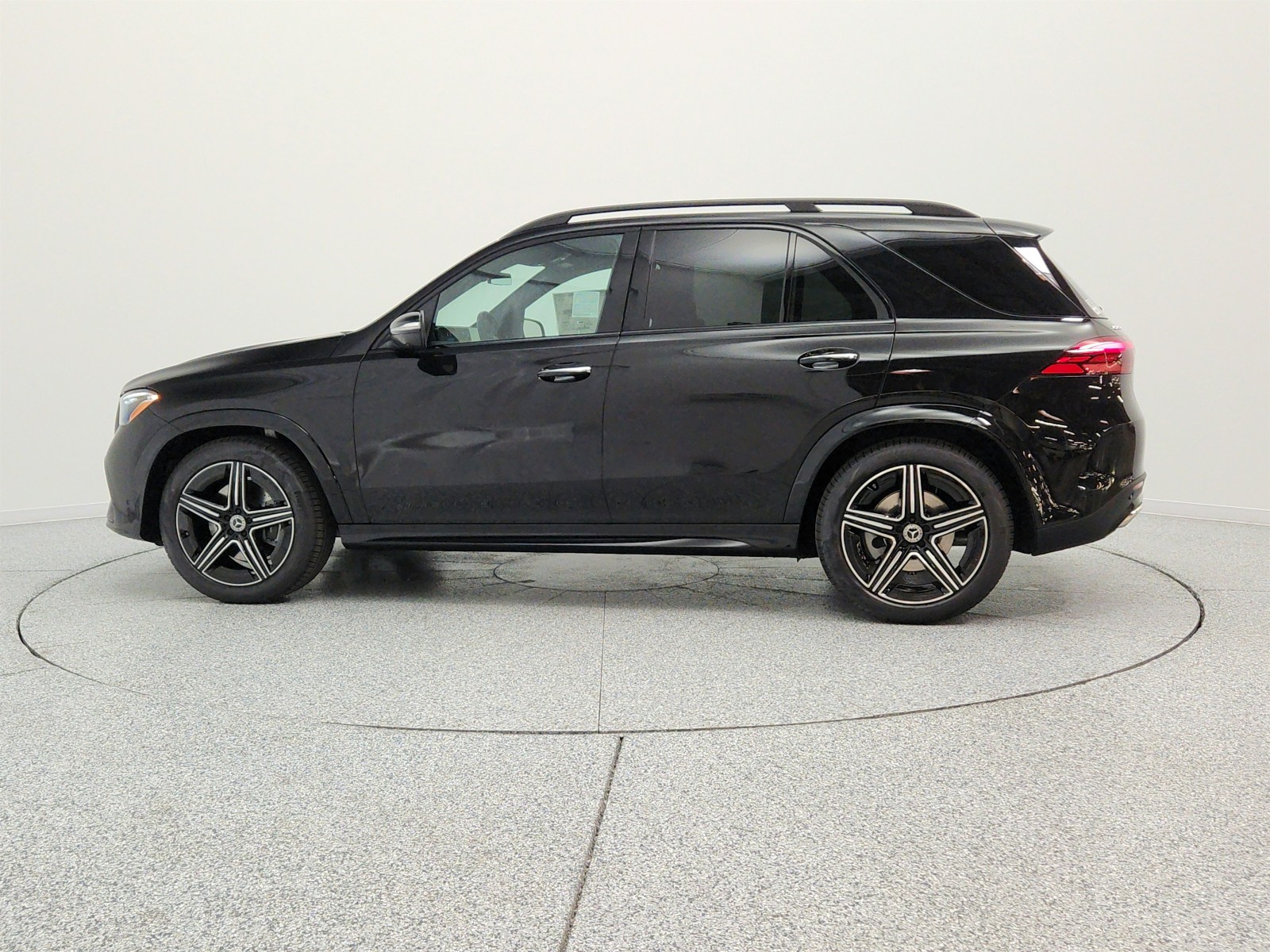 New 2026 Obsidian Black Metallic Mercedes-Benz GLE 580 4MATIC® SUV image 8