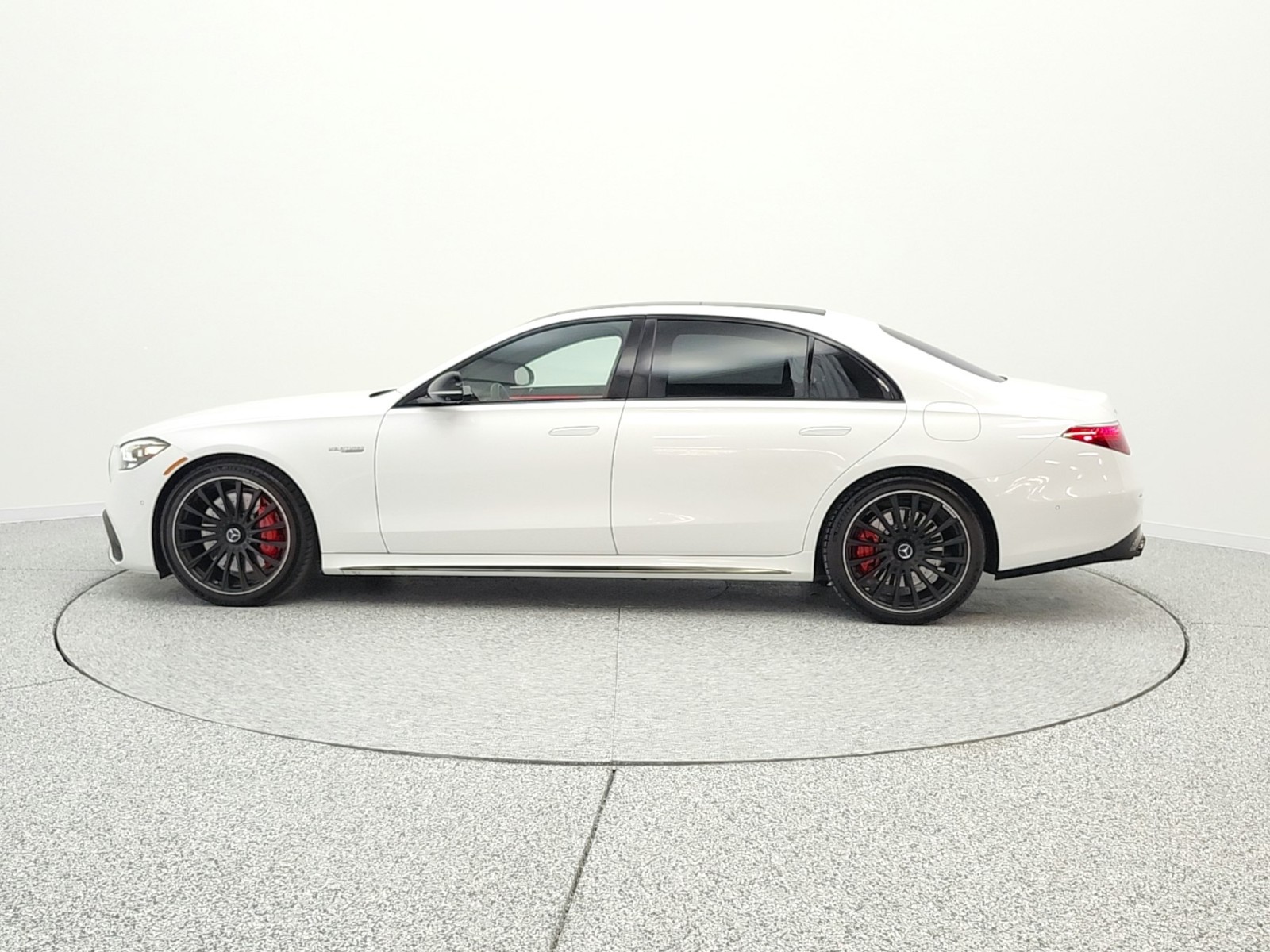Certified Used 2025 MANUFAKTUR Moonlight White Metallic Mercedes-Benz AMG® S 63 E 4MATIC Sedan image 8