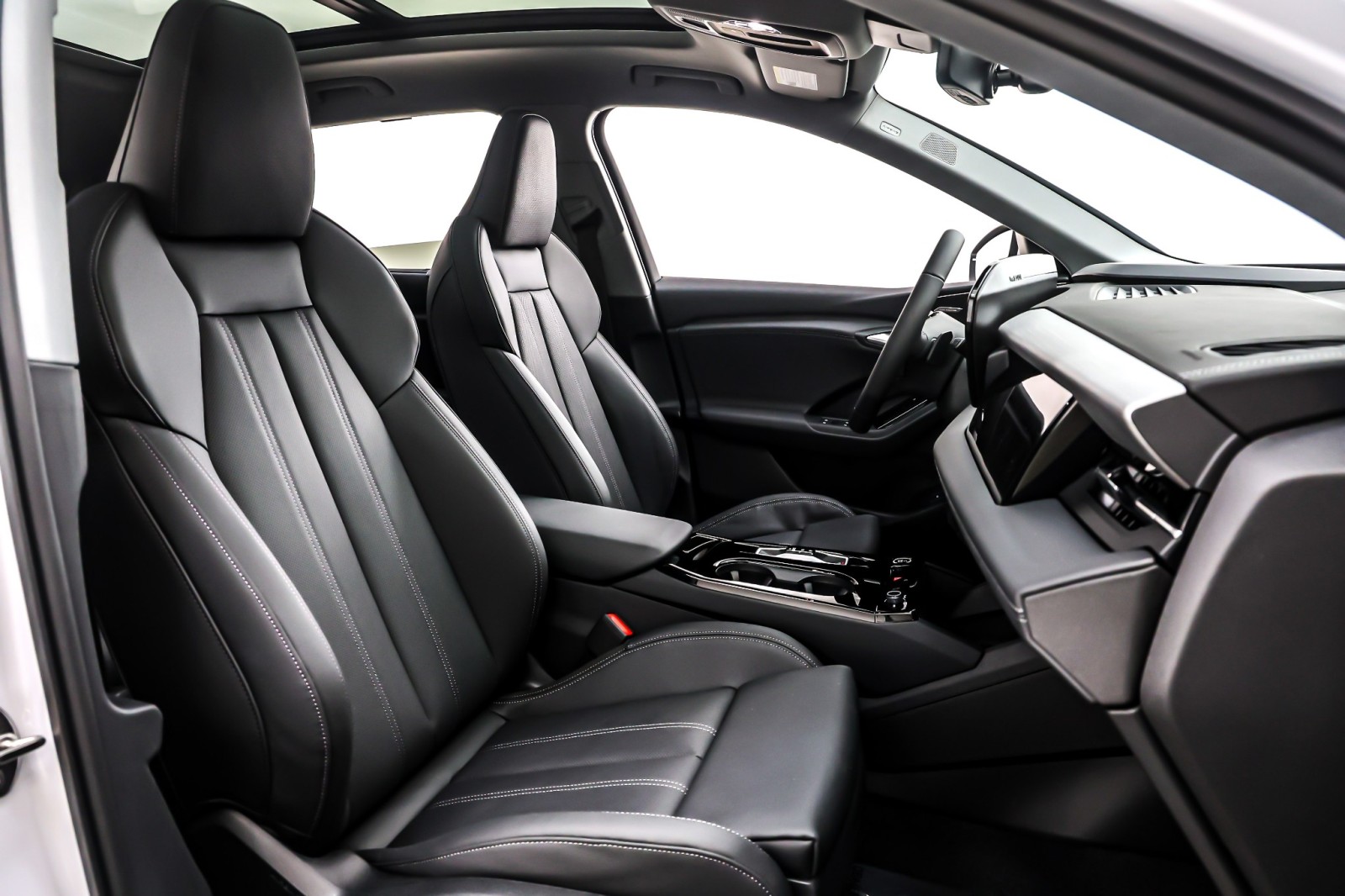 New 2025 Glacier White Metallic Audi Premium Plus quattro image 7