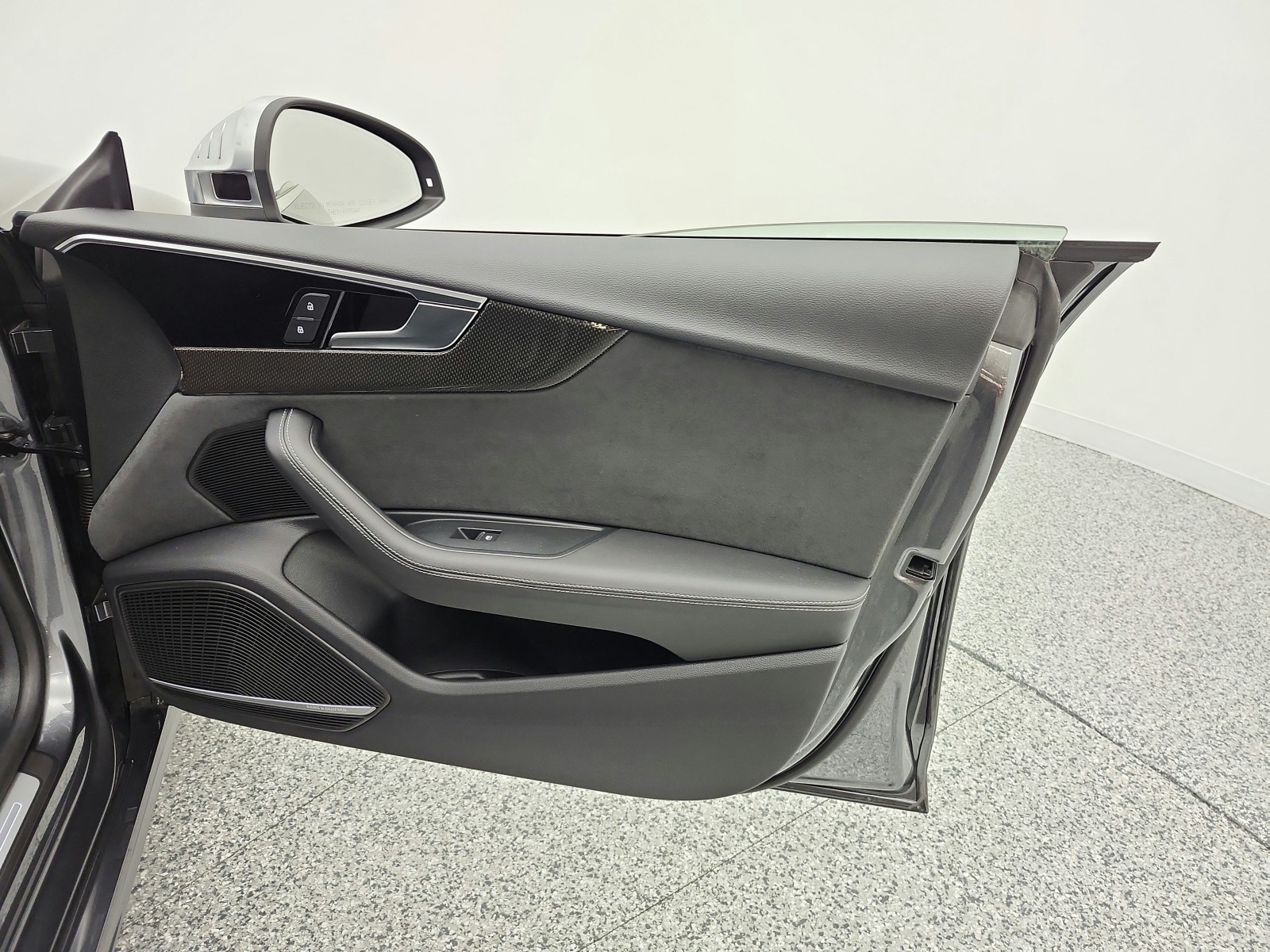 Used 2023 Daytona Gray Pearl Effect Audi Premium Plus 3.0 TFSI quattro image 21