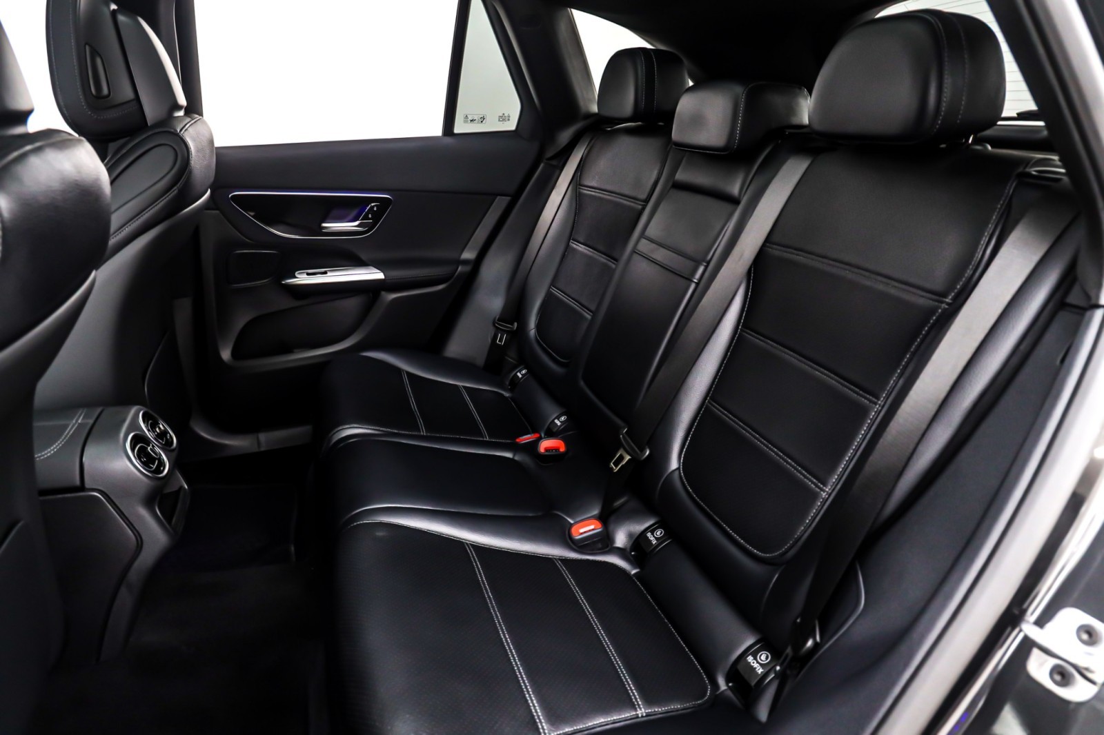 New 2026 Graphite Grey Metallic Mercedes-Benz GLC 300 image 8