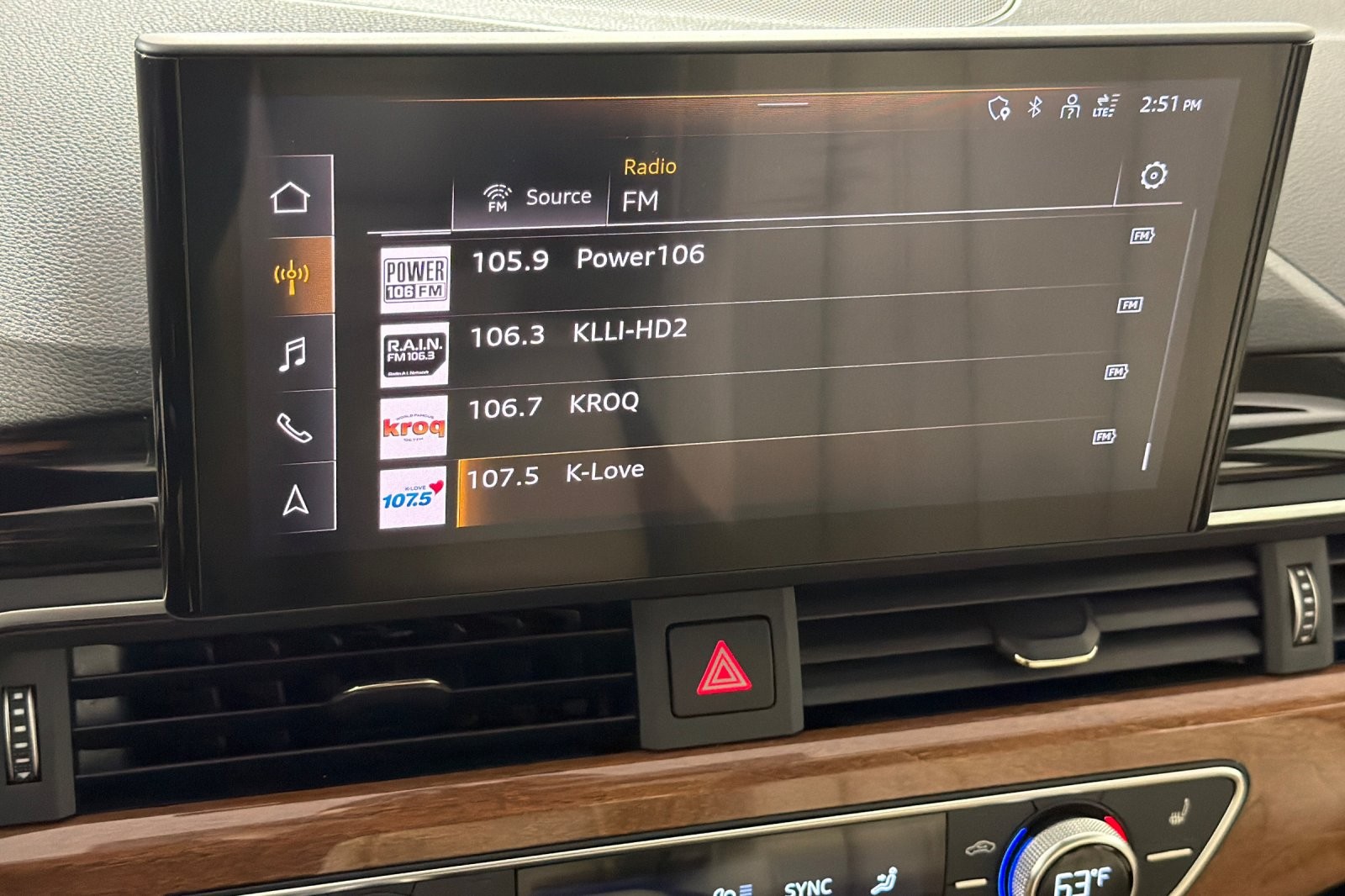 Used 2022 Ibis White Audi Premium 40 TFSI quattro image 16