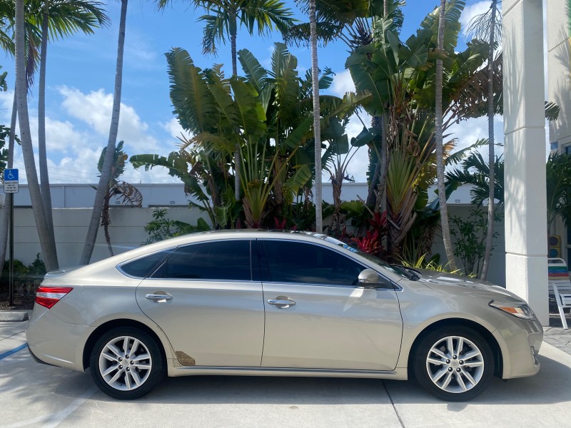 2013 Toyota Avalon XLE Premium LOW MILES 56,196 in , 