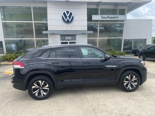 BLACK/LC9X 2026 Volkswagen Atlas Cross Sport SE FWD SUV / Crossover Front-Wheel Drive Automatic