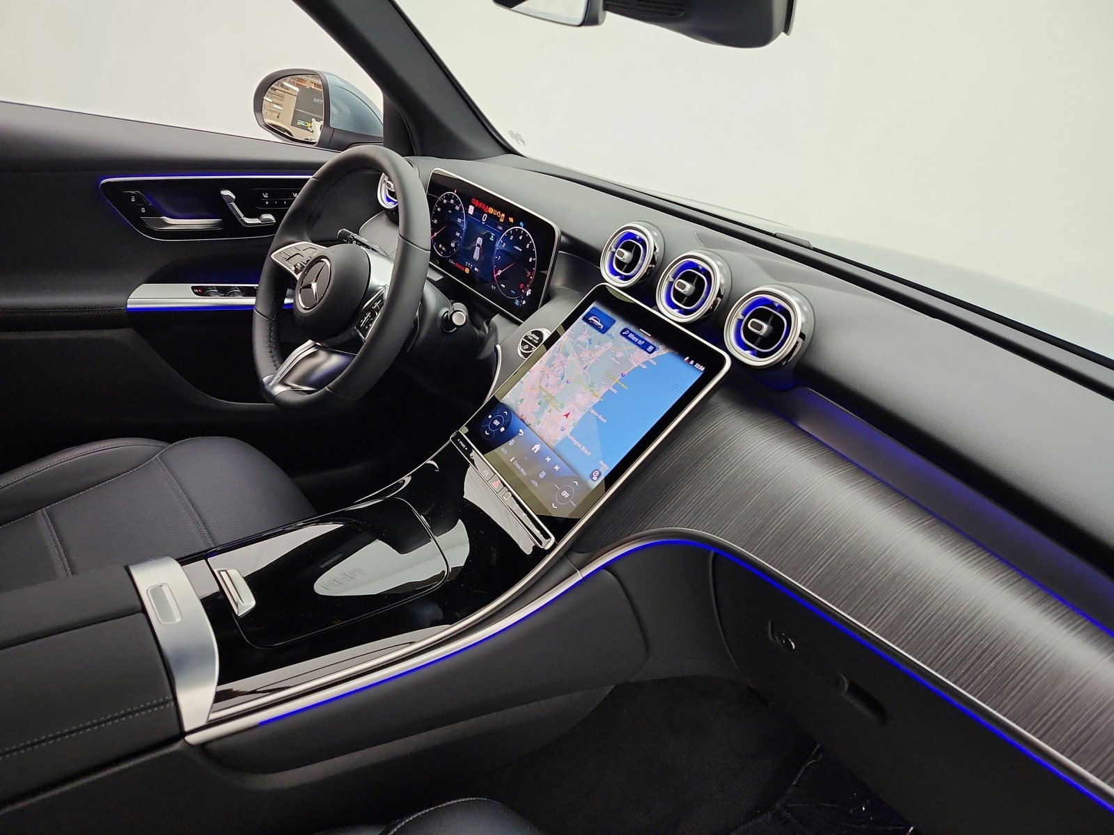 New 2026 Verde Silver Metallic Mercedes-Benz GLC 300 4MATIC® SUV image 14