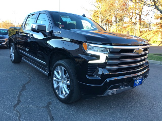 2022 Chevrolet Silverado 1500 High Country 2