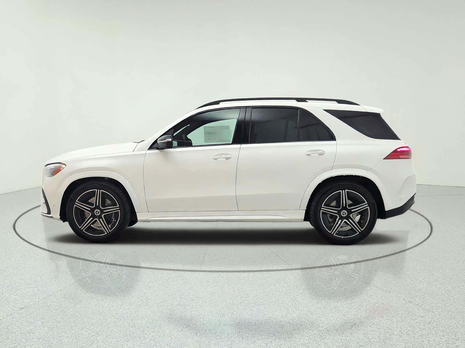 New 2026 MANUFAKTUR Moonlight White magno Mercedes-Benz GLE 450 4MATIC® SUV image 8
