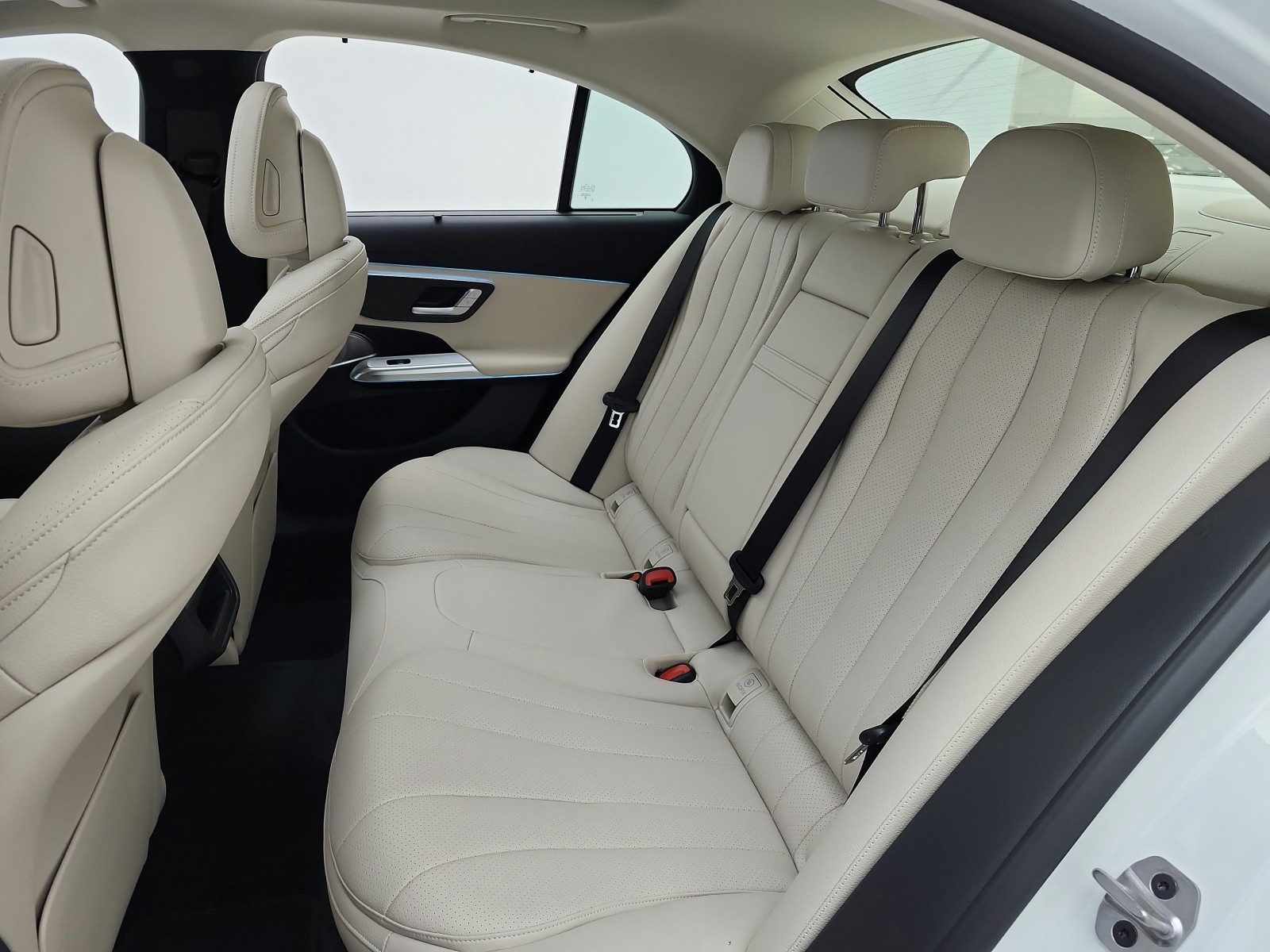 New 2026 Polar White Mercedes-Benz E 350 RWD Sedan image 11
