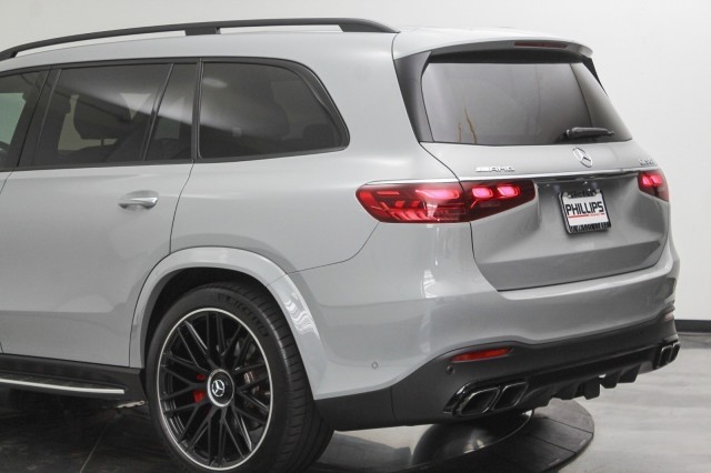 2024 Mercedes-Benz GLS AMG GLS 63 10