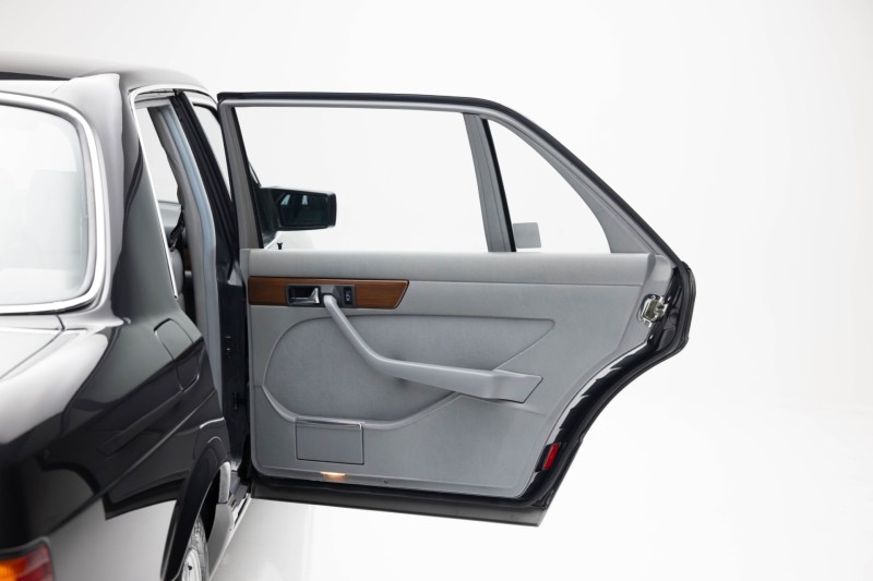 1986 Mercedes-Benz 420-Class 420 SEL in , 