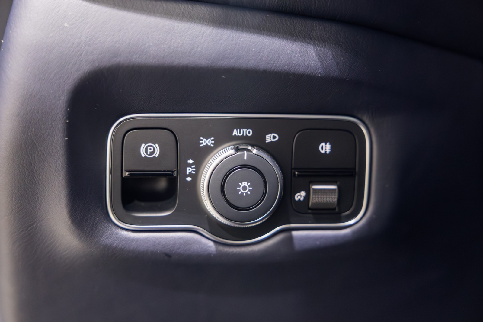 Used Car 2020 Aston Martin Dbs  Superleggera For Sale Under $200,000 In Boerne, Texas