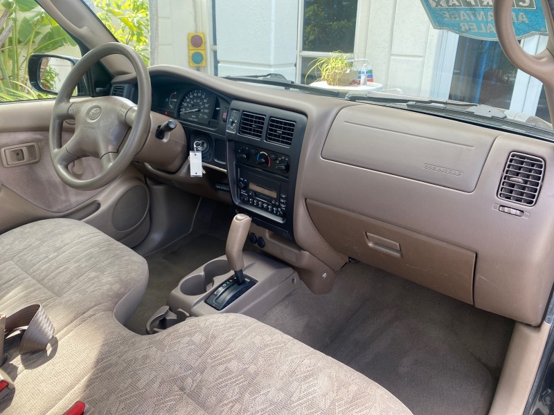 2002 Toyota Tacoma 1 OWNER AUTO AC 4 CYL in , 