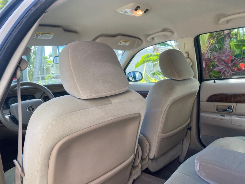 2005 Mercury Grand Marquis GS LOW MILES 49,348 in , 