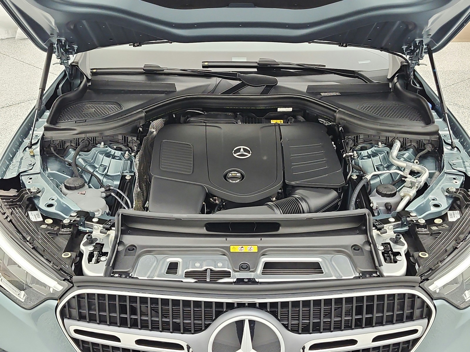 New 2026 Verde Silver Metallic Mercedes-Benz GLC 300 image 11