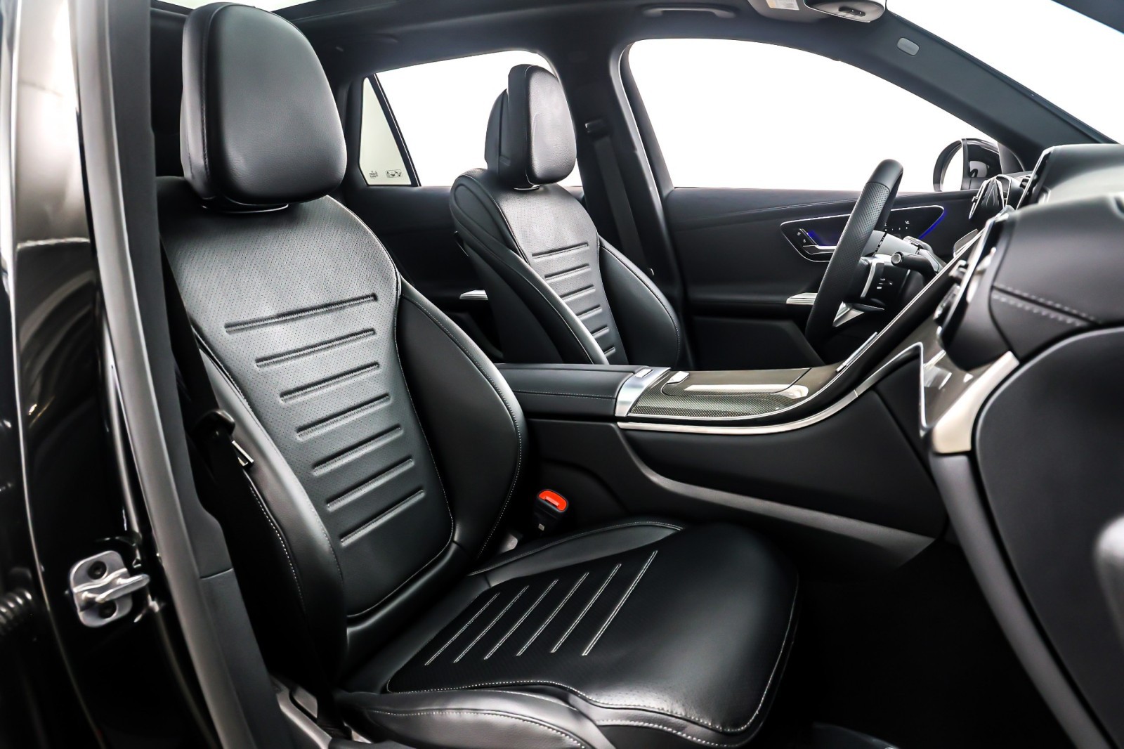 New 2026 Black Mercedes-Benz GLC 300 image 7