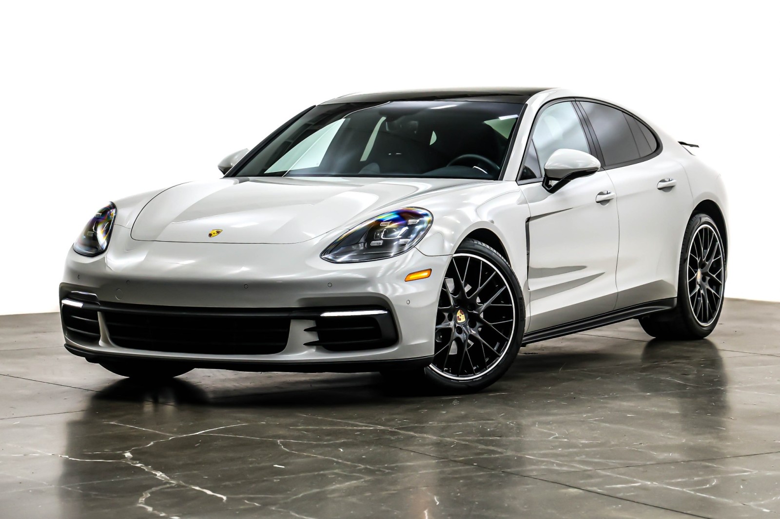 2019 Porsche Panamera 