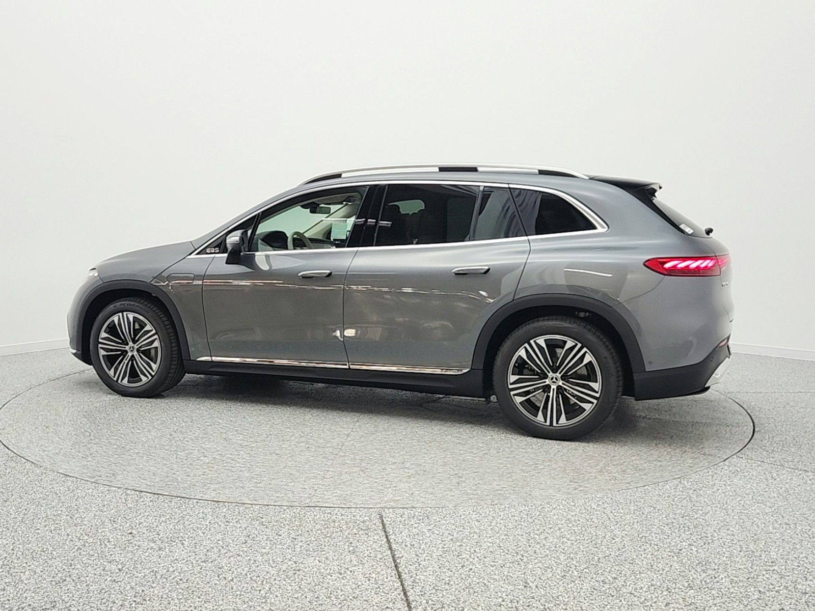 New 2026 Selenite Grey Metallic Mercedes-Benz EQS 400 image 8