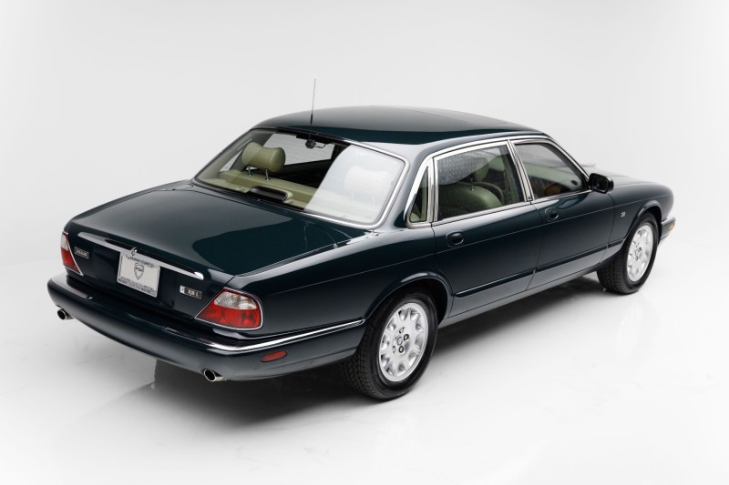 2000 Jaguar XJ8L L in , 