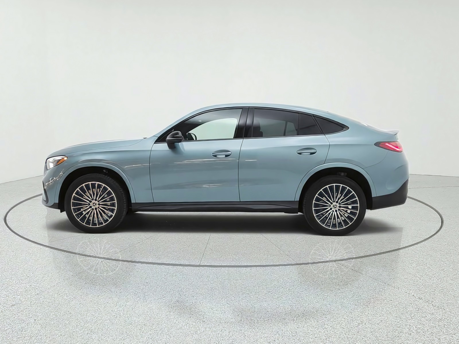 New 2027 Verde Silver Metallic Mercedes-Benz GLC 300 4MATIC® Coupe image 8
