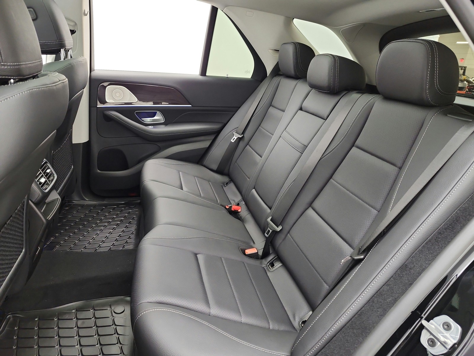 New 2026 Black Mercedes-Benz GLE 450 image 11