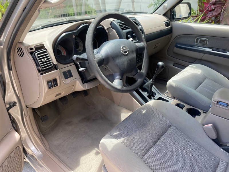 2004 Nissan Frontier 2WD XE LOW MILES 70,694 PU in , 