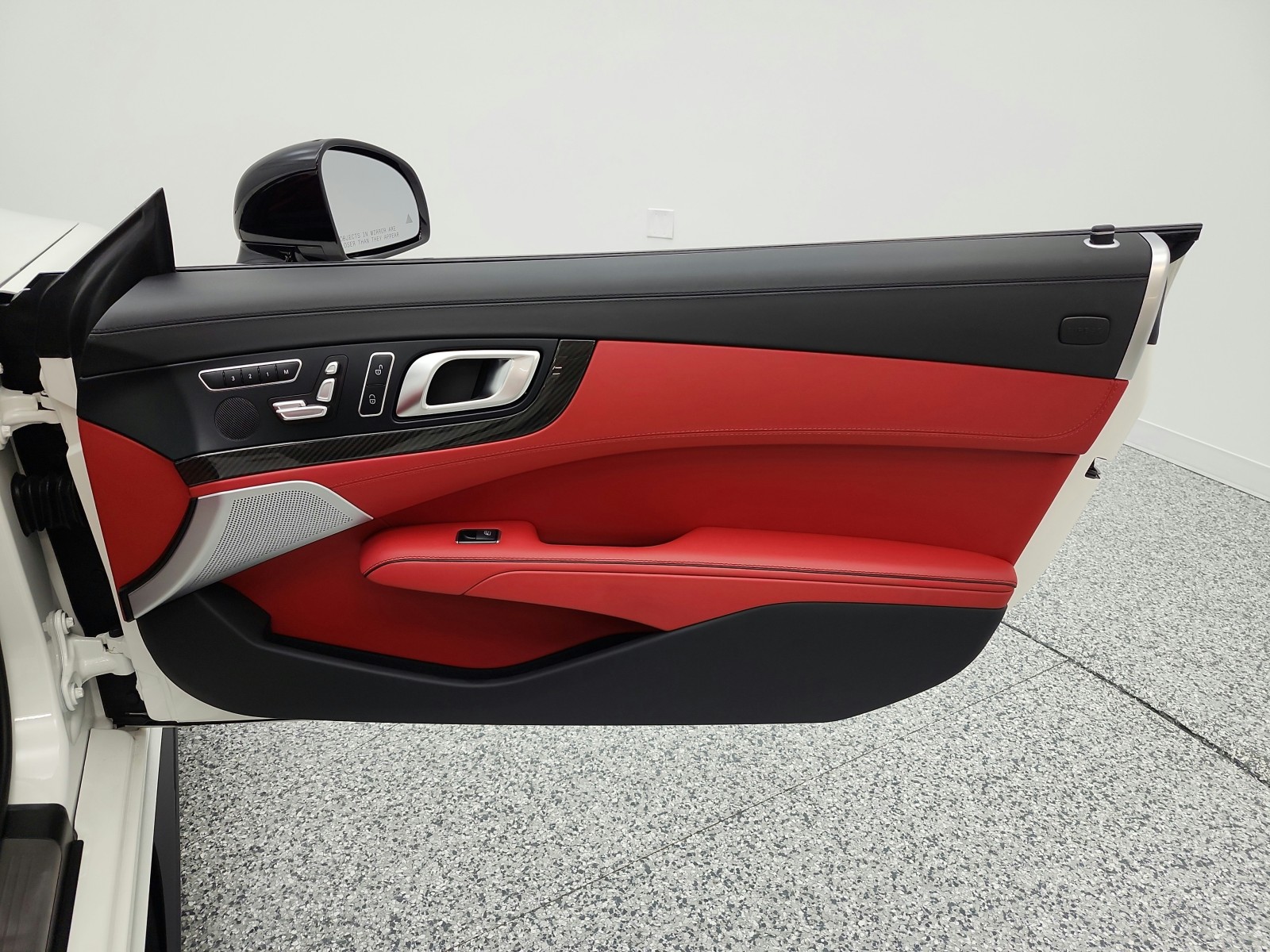 Used 2019 designo Diamond White Metallic Mercedes-Benz AMG® SL 63 Roadster image 26