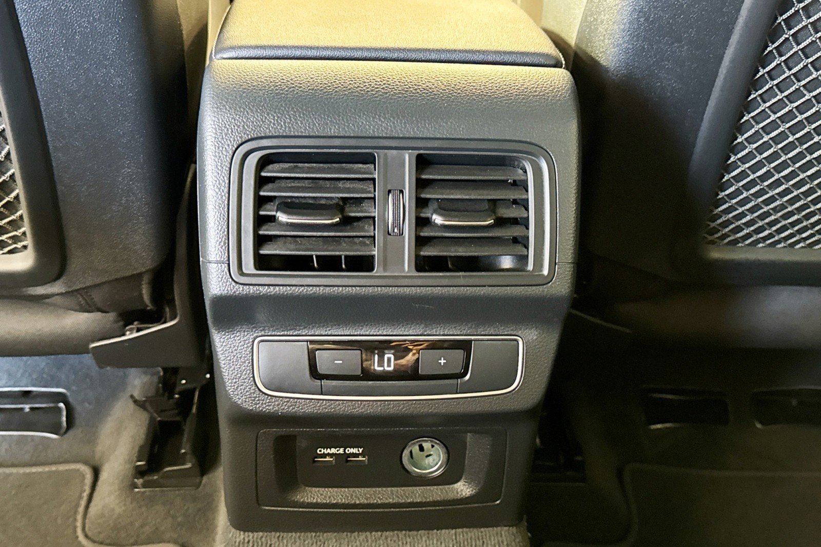 Used 2022 MYTHOS BLACK Audi S line Premium image 23