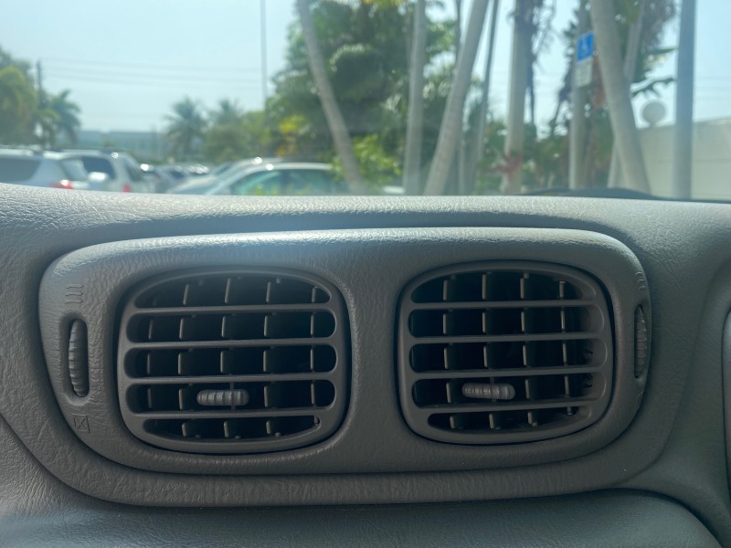 2002 Chevrolet TrailBlazer EXT LT  SUV LOW MILES 69,572 in , 