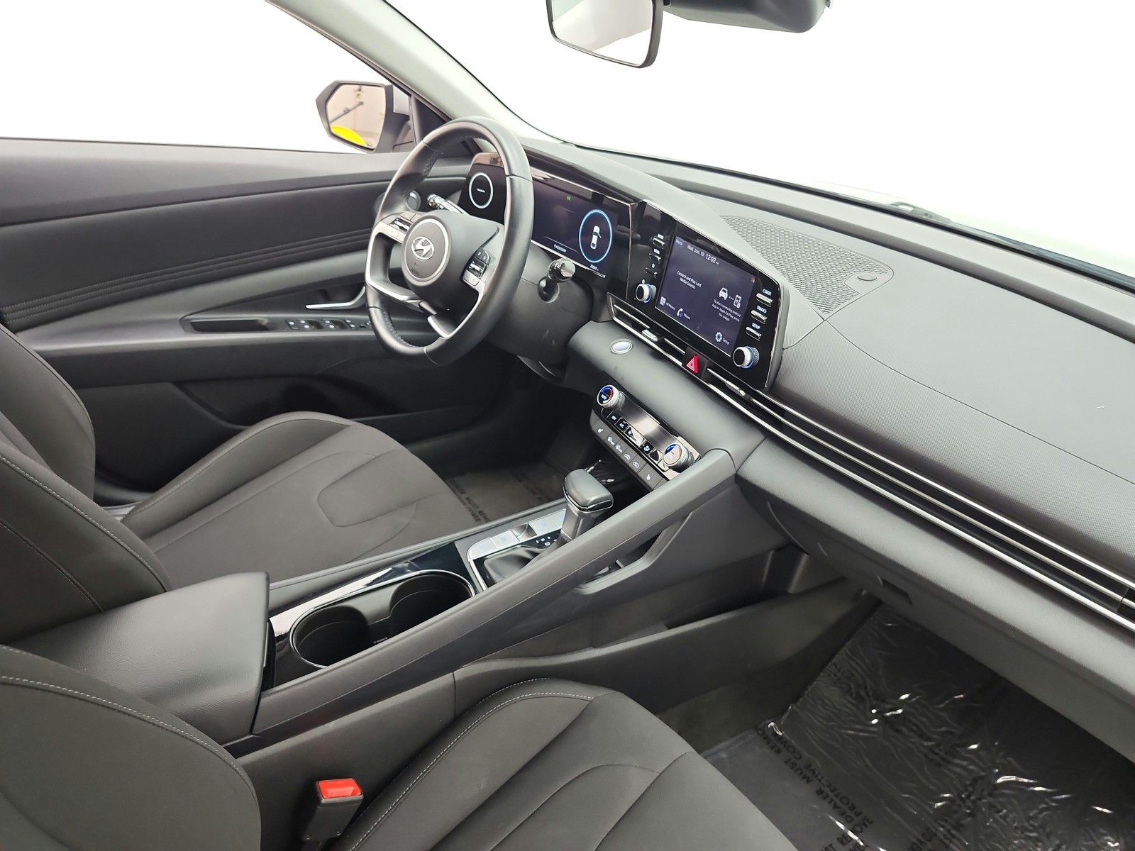 Used 2021 Shimmering Silver Pearl Hyundai SEL IVT image 17