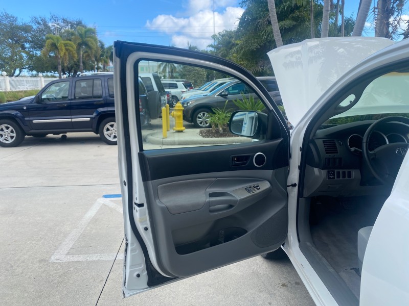 2005 Toyota Tacoma LOW MILES 58,735 X CAB in , 