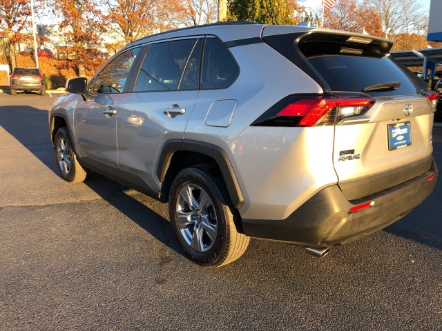 2022 Toyota RAV4 XLE 5