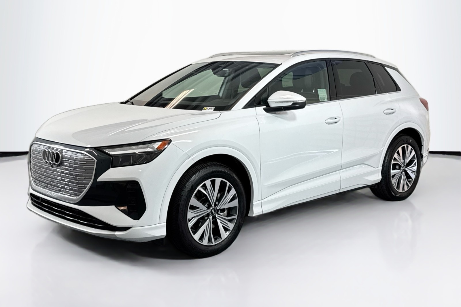 2025 Audi Q4 e-tron Premium Plus's photo