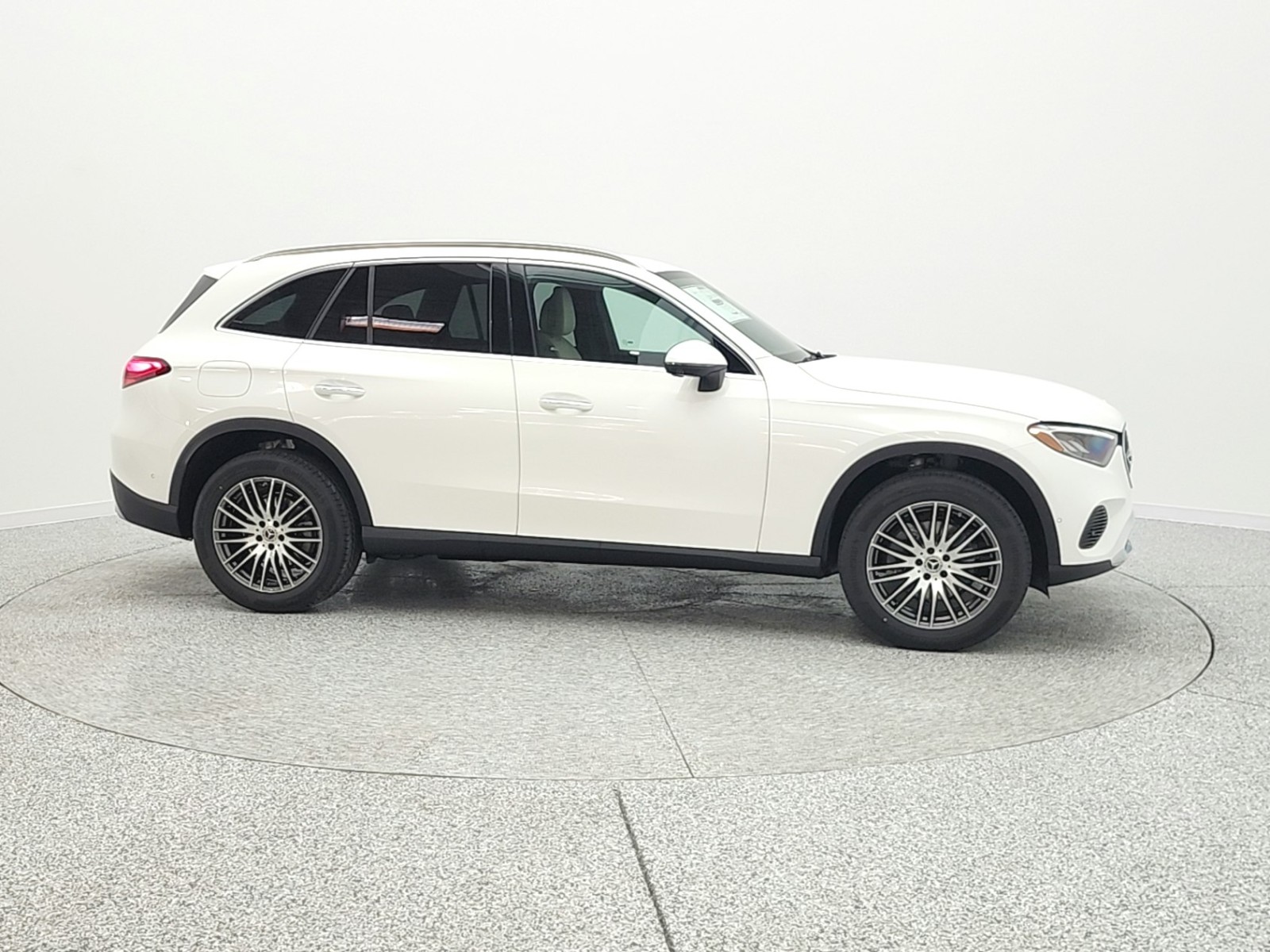 New 2026 Polar White Mercedes-Benz GLC 300 SUV image 4