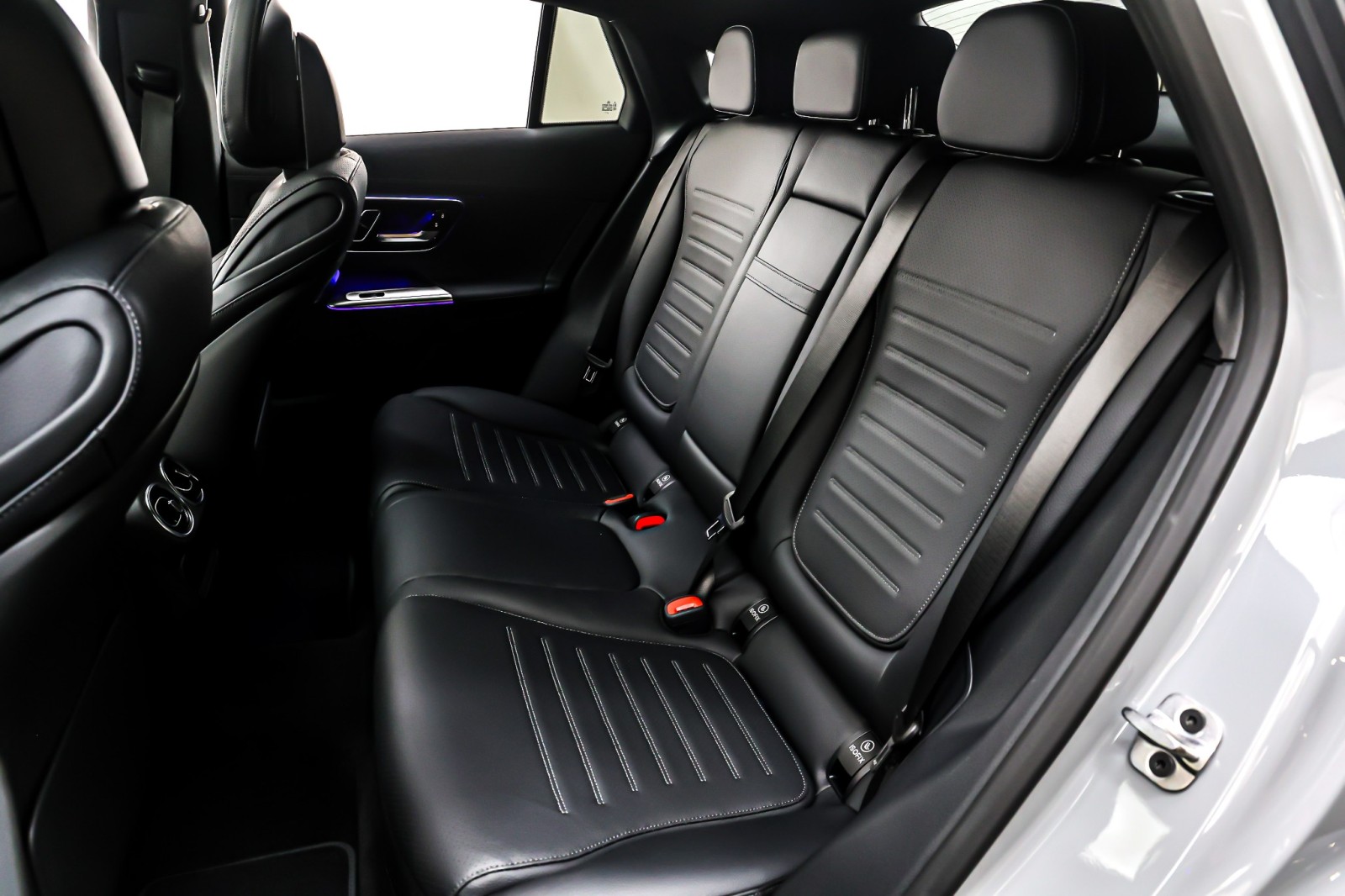 New 2026 MANUFAKTUR Alpine Grey Mercedes-Benz GLC 300 image 8