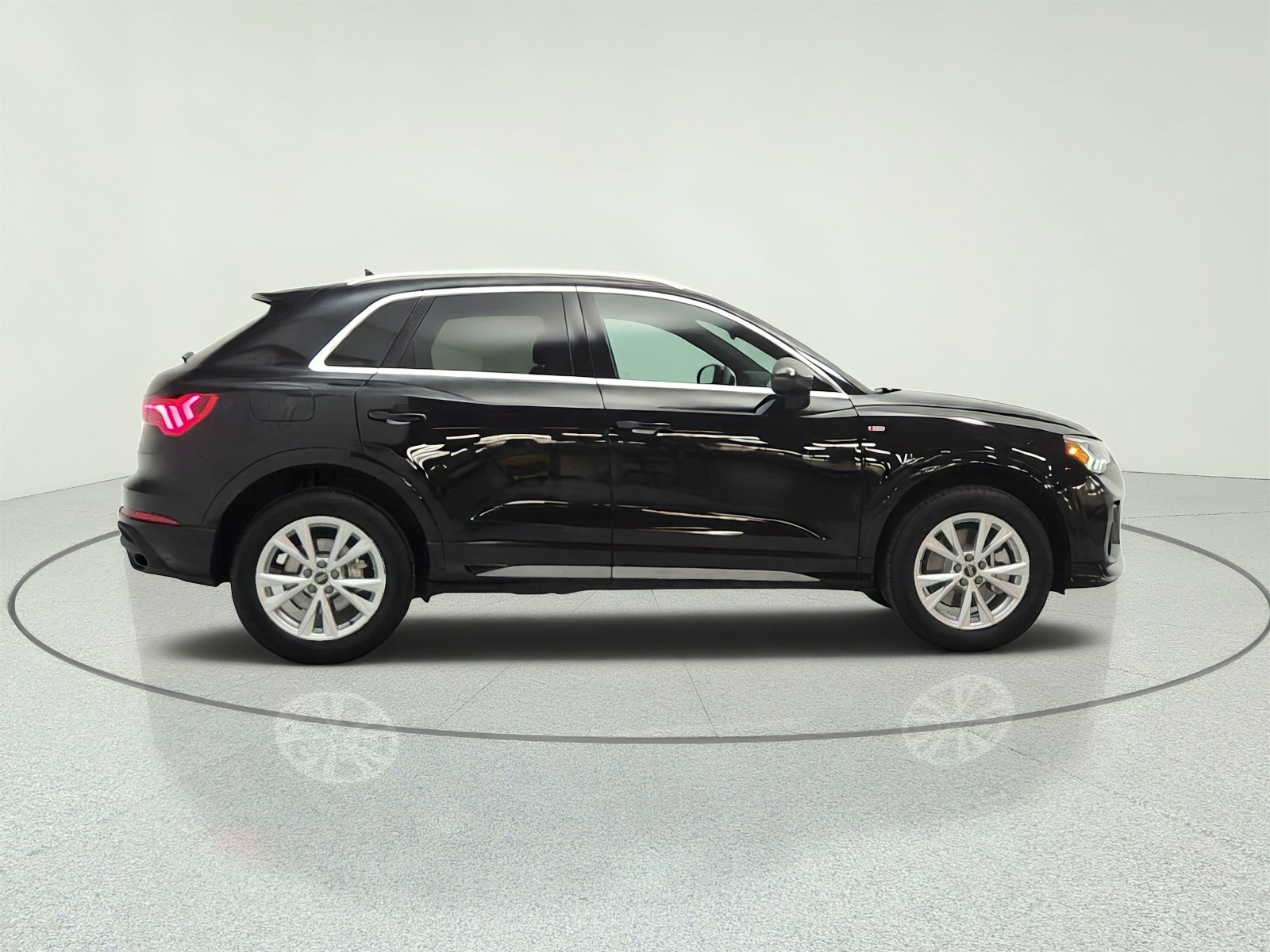 Used 2024 Mythos Black Metallic Audi S line Premium image 4